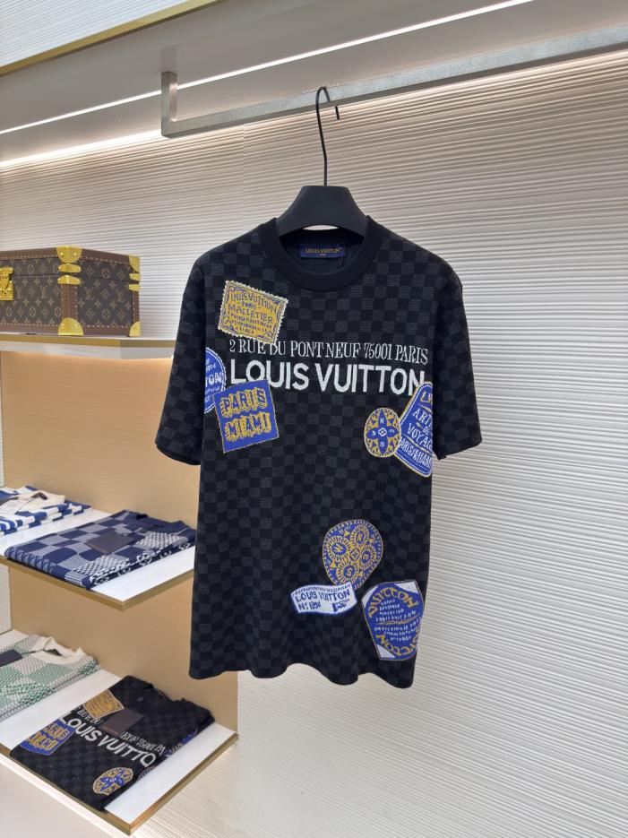 designer,replica,clothing,fake,1:1,lv,luxury,high quality LOUIS VUITTON Checkered Knit Short-Sleeve Shirt, Item No. 1680281-B00(EO7J1) designer,replica,clothing,fake,1:1,lv,luxury,high quality LOUIS VUITTON Checkered Knit Short-Sleeve Shirt, Item No. 1680281-B00(EO7J1)