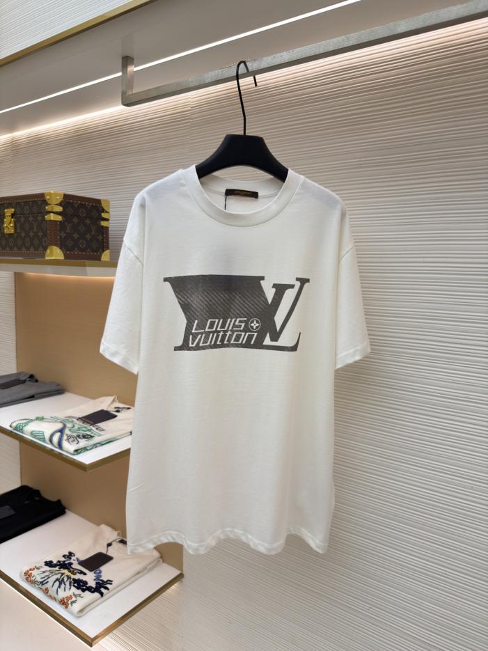 designer,replica,clothing,fake,1:1,lv,luxury,high quality LOUIS VUITTON Capsule Print Short-Sleeve T-Shirt, Item No. 1683066-A10(2Q38I) designer,replica,clothing,fake,1:1,lv,luxury,high quality LOUIS VUITTON Capsule Print Short-Sleeve T-Shirt, Item No. 1683066-A10(2Q38I)