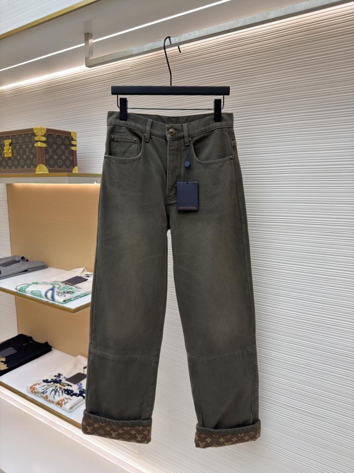 designer,replica,clothing,fake,1:1,lv,luxury,high quality LOUIS VUITTON Letter Jacquard Military Green Beaded Canvas Rolled-Up Trousers, Item No. 1683047-B40(2GXA0) designer,replica,clothing,fake,1:1,lv,luxury,high quality LOUIS VUITTON Letter Jacquard Military Green Beaded Canvas Rolled-Up Trousers, Item No. 1683047-B40(2GXA0)
