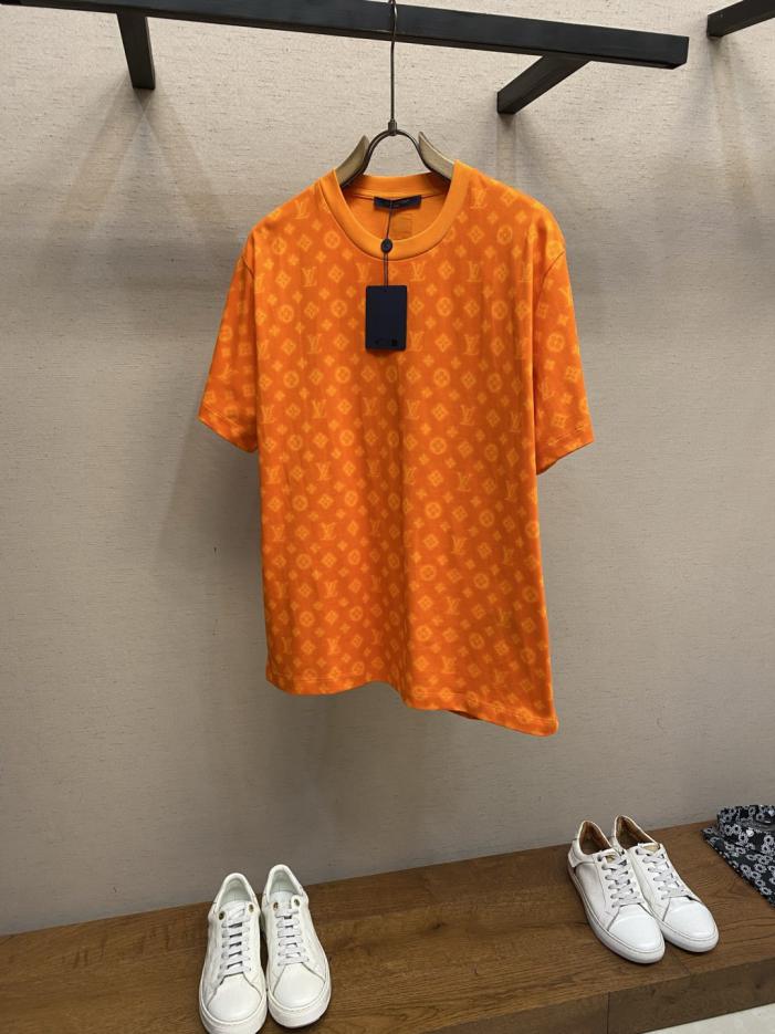 designer,replica,clothing,fake,1:1,lv,luxury,high quality LV’s new T-shirt features an all-over Monogram print (10182) designer,replica,clothing,fake,1:1,lv,luxury,high quality LV’s new T-shirt features an all-over Monogram print (10182)
