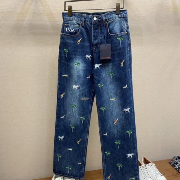 designer,replica,clothing,fake,1:1,lv,luxury,high quality LV’s latest casual denim is made from washed blue denim (LYLI4).