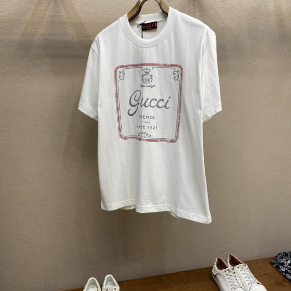 designer,replica,clothing,fake,1:1,lv,luxury,high quality Gucci’s iconic “Gucci Firenze Since 1921” logo is reimagined using various techniques on T-shirts (IUAY0)
