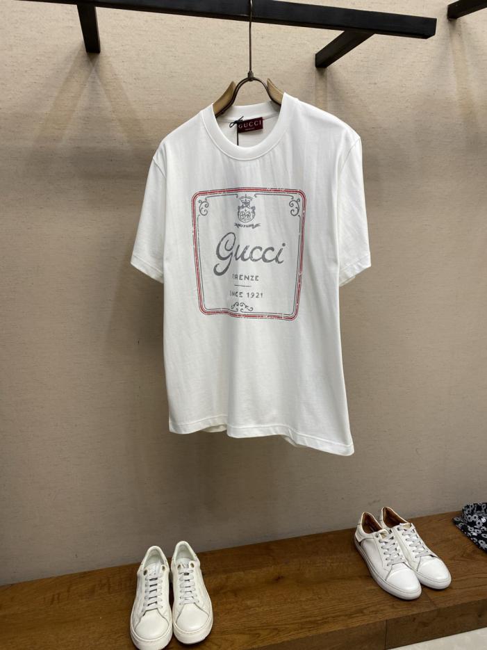 designer,replica,clothing,fake,1:1,lv,luxury,high quality Gucci’s iconic “Gucci Firenze Since 1921” logo is reimagined using various techniques on T-shirts (IUAY0) designer,replica,clothing,fake,1:1,lv,luxury,high quality Gucci’s iconic “Gucci Firenze Since 1921” logo is reimagined using various techniques on T-shirts (IUAY0)