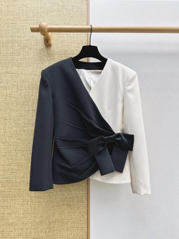 designer,replica,clothing,fake,1:1,lv,luxury,high quality VLTN Early Spring New Arrival: A short jacket with a bold color-block design and a bow, perfect for a powerful businesswoman. (9WVX8) designer,replica,clothing,fake,1:1,lv,luxury,high quality VLTN Early Spring New Arrival: A short jacket with a bold color-block design and a bow, perfect for a powerful businesswoman. (9WVX8)