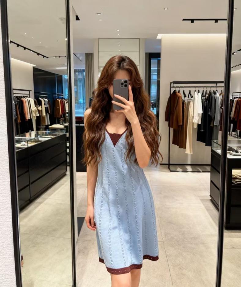 designer,replica,clothing,fake,1:1,lv,luxury,high quality CHANEL’s latest early spring collection: Color-blocked V-neck slip dress (A82OR) designer,replica,clothing,fake,1:1,lv,luxury,high quality CHANEL’s latest early spring collection: Color-blocked V-neck slip dress (A82OR)