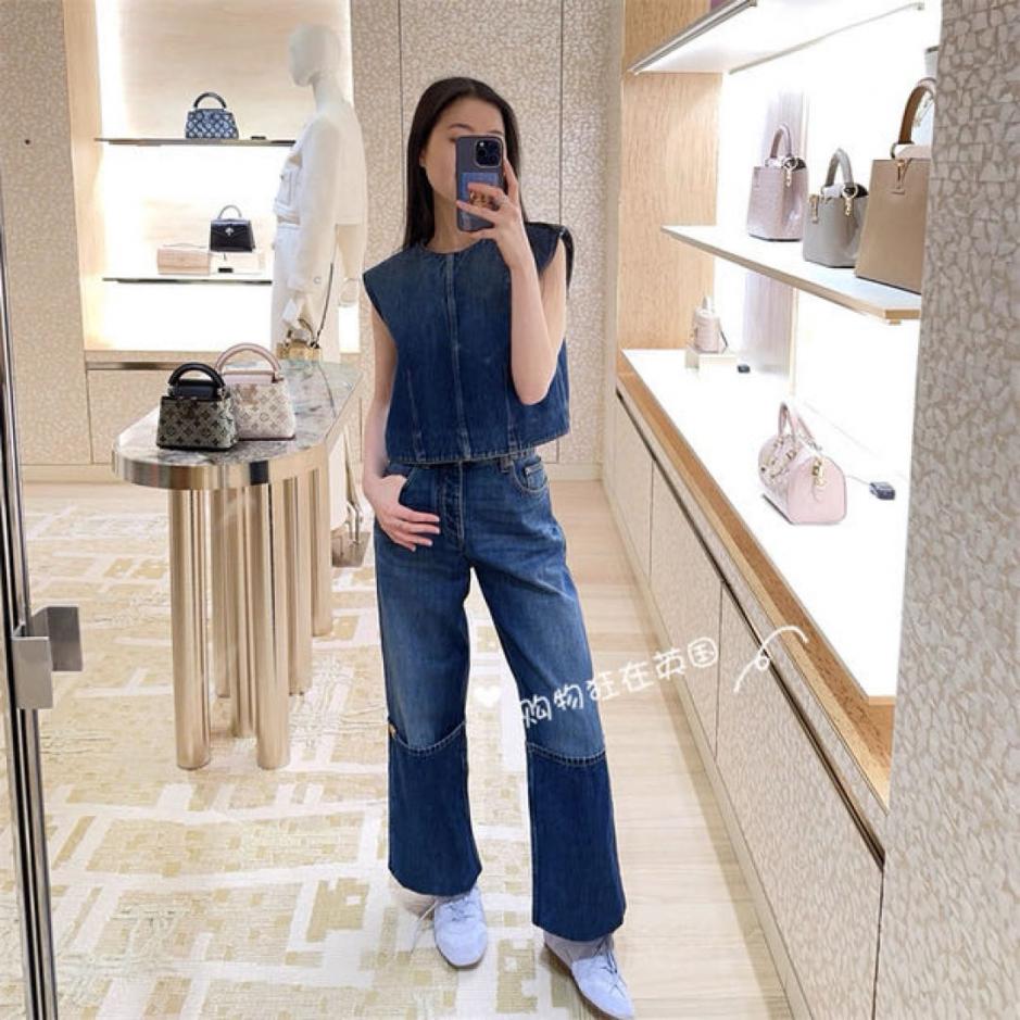 designer,replica,clothing,fake,1:1,lv,luxury,high quality BOURGEOISE Series Washed Raw Denim Monogram High-Cut Rolled-Up Jeans (7KK7H) designer,replica,clothing,fake,1:1,lv,luxury,high quality BOURGEOISE Series Washed Raw Denim Monogram High-Cut Rolled-Up Jeans (7KK7H)