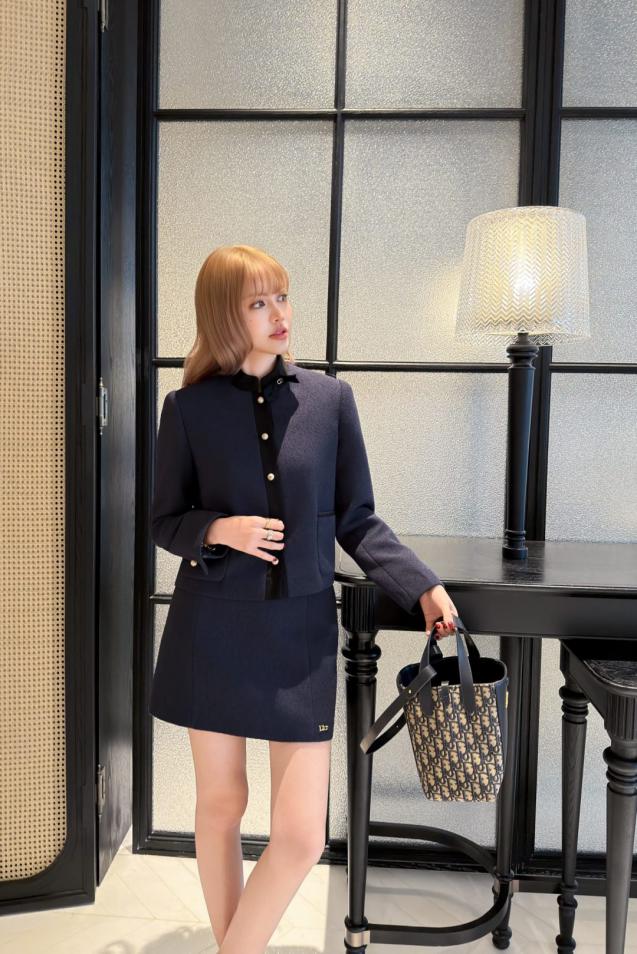 designer,replica,clothing,fake,1:1,lv,luxury,high quality Dior CD bow-tie blazer + skirt (K7K2D) designer,replica,clothing,fake,1:1,lv,luxury,high quality Dior CD bow-tie blazer + skirt (K7K2D)
