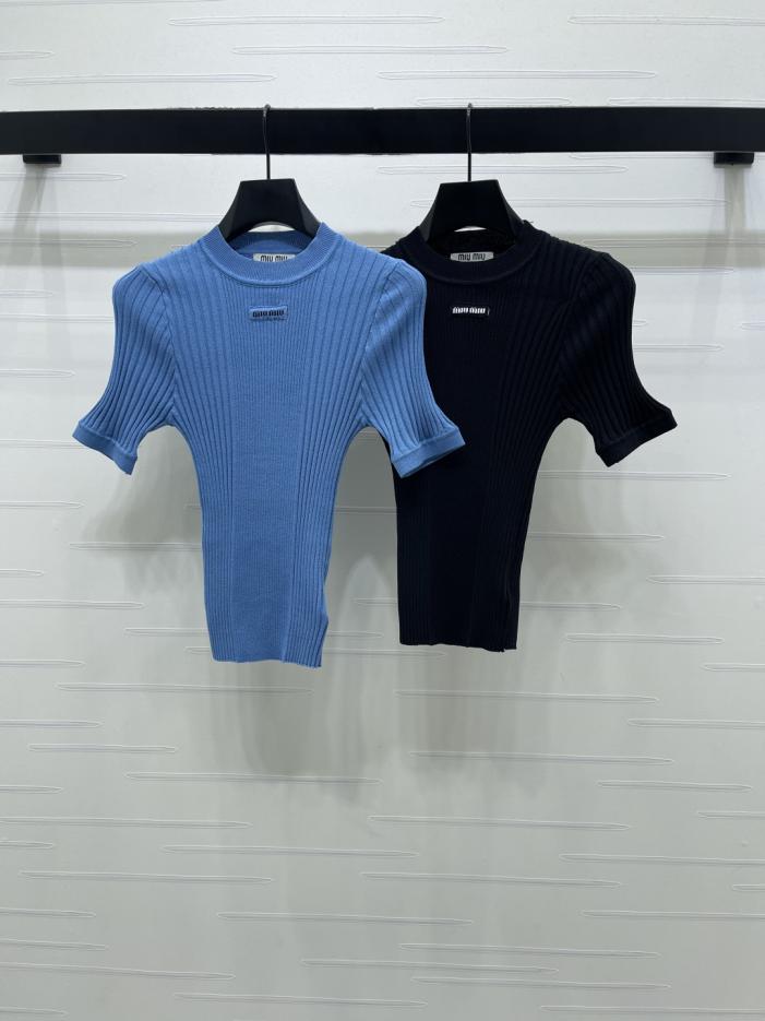 designer,replica,clothing,fake,1:1,lv,luxury,high quality MiuMiu’s latest early spring collection: Crew neck knit short-sleeved top (59K81) designer,replica,clothing,fake,1:1,lv,luxury,high quality MiuMiu’s latest early spring collection: Crew neck knit short-sleeved top (59K81)