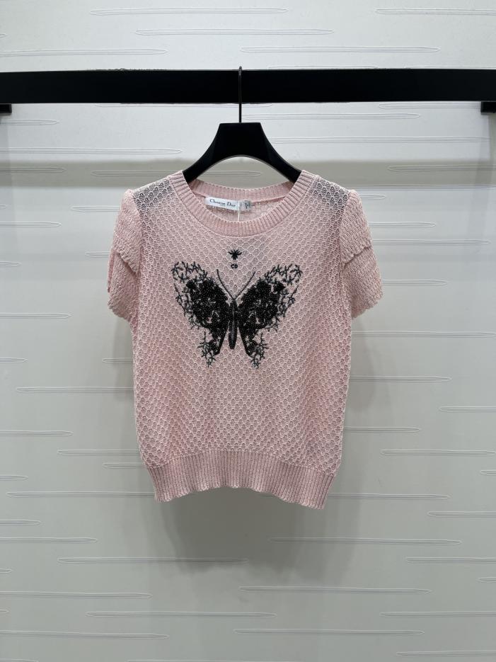 designer,replica,clothing,fake,1:1,lv,luxury,high quality Dior’s latest early spring collection: Lace-sleeved knit short-sleeved top (Z1EYW) designer,replica,clothing,fake,1:1,lv,luxury,high quality Dior’s latest early spring collection: Lace-sleeved knit short-sleeved top (Z1EYW)