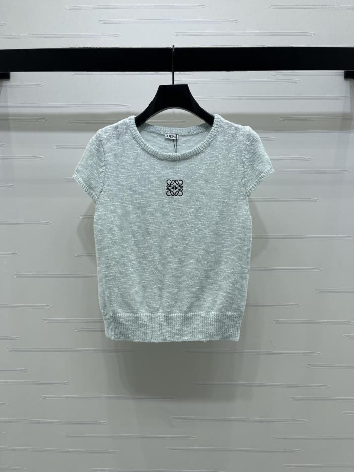 designer,replica,clothing,fake,1:1,lv,luxury,high quality Loewe’s latest early spring collection: Crew neck knit short-sleeved top (626H8) designer,replica,clothing,fake,1:1,lv,luxury,high quality Loewe’s latest early spring collection: Crew neck knit short-sleeved top (626H8)