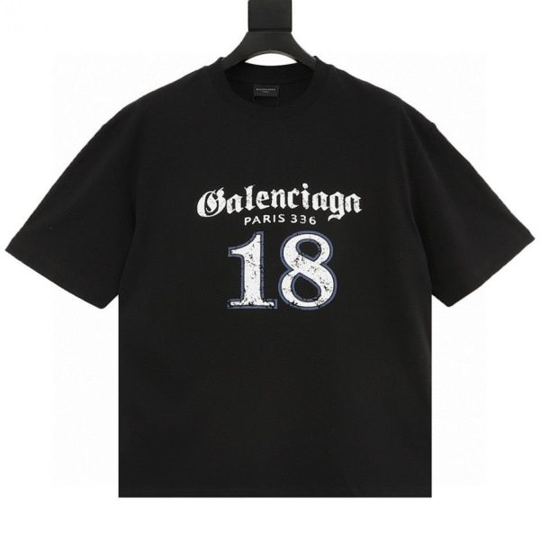 designer,replica,clothing,fake,1:1,lv,luxury,high quality Balenciaga Gothic Lettering Cracked Print T-Shirt (9487)