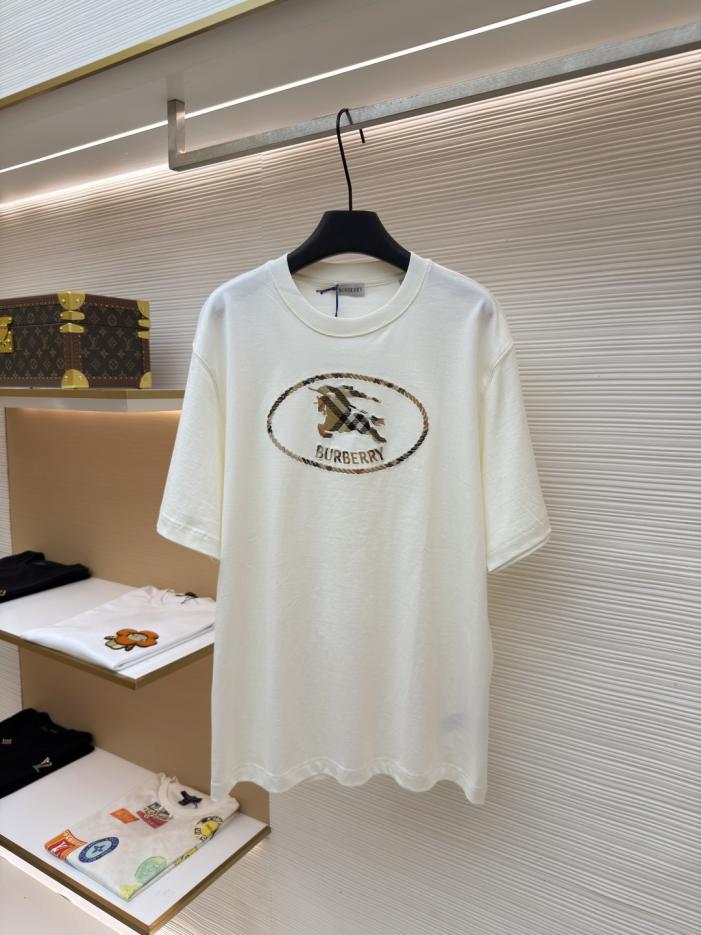 designer,replica,clothing,fake,1:1,lv,luxury,high quality Burberry Circular Horse Embroidered T-Shirt (2XKT0) designer,replica,clothing,fake,1:1,lv,luxury,high quality Burberry Circular Horse Embroidered T-Shirt (2XKT0)