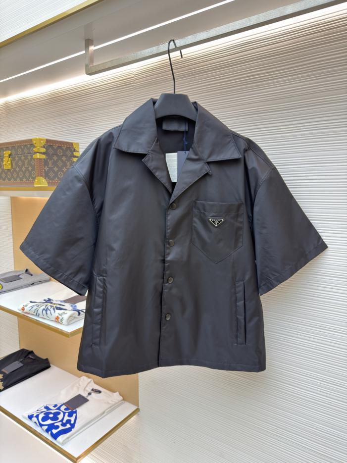 designer,replica,clothing,fake,1:1,lv,luxury,high quality Prada triangle logo short-sleeved shirt (B91FG) designer,replica,clothing,fake,1:1,lv,luxury,high quality Prada triangle logo short-sleeved shirt (B91FG)