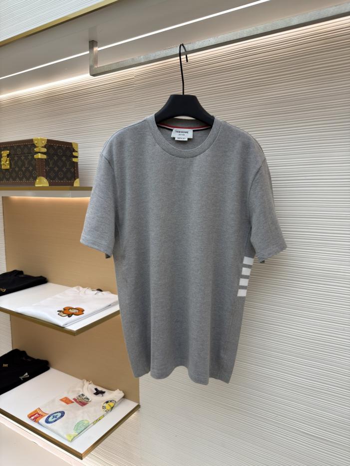 designer,replica,clothing,fake,1:1,lv,luxury,high quality THOM BROWNE Side Four-Stripe Polo Shirt (W8TUB) designer,replica,clothing,fake,1:1,lv,luxury,high quality THOM BROWNE Side Four-Stripe Polo Shirt (W8TUB)