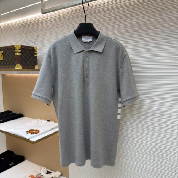 designer,replica,clothing,fake,1:1,lv,luxury,high quality THOM BROWNE Side Four-Stripe Polo Shirt (Z1C3T)