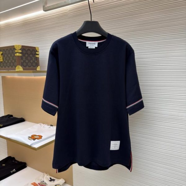 designer,replica,clothing,fake,1:1,lv,luxury,high quality THOM BROWNE Tricolor Striped Crew Neck Short-Sleeve T-Shirt with Cuffs (3MJKQ)