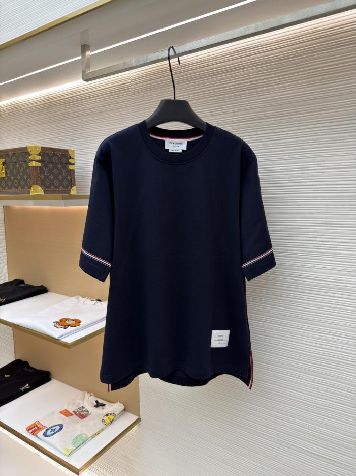 designer,replica,clothing,fake,1:1,lv,luxury,high quality THOM BROWNE Tricolor Striped Crew Neck Short-Sleeve T-Shirt with Cuffs (3MJKQ) designer,replica,clothing,fake,1:1,lv,luxury,high quality THOM BROWNE Tricolor Striped Crew Neck Short-Sleeve T-Shirt with Cuffs (3MJKQ)