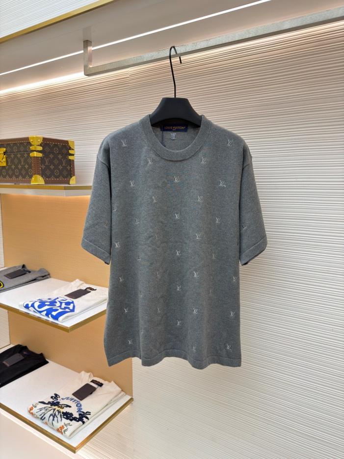 designer,replica,clothing,fake,1:1,lv,luxury,high quality LOUIS VUITTON Small Grey Embroidered Knit Short-Sleeve T-Shirt (HAR2M) designer,replica,clothing,fake,1:1,lv,luxury,high quality LOUIS VUITTON Small Grey Embroidered Knit Short-Sleeve T-Shirt (HAR2M)