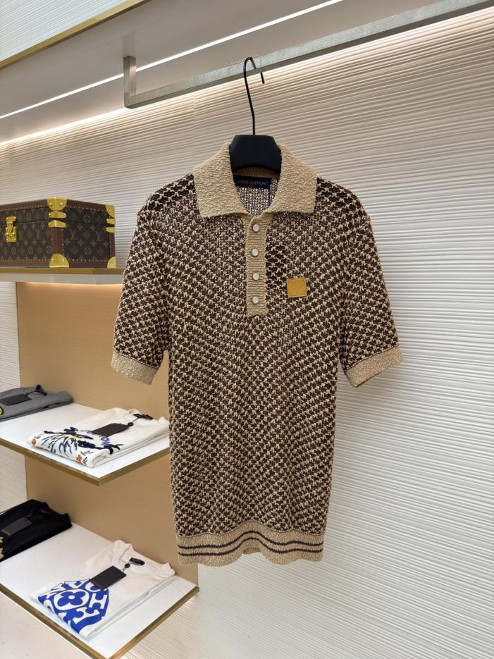 designer,replica,clothing,fake,1:1,lv,luxury,high quality LOUIS VUITTON short-sleeved sweater in a dabby yarn knit (VXV7I) designer,replica,clothing,fake,1:1,lv,luxury,high quality LOUIS VUITTON short-sleeved sweater in a dabby yarn knit (VXV7I)