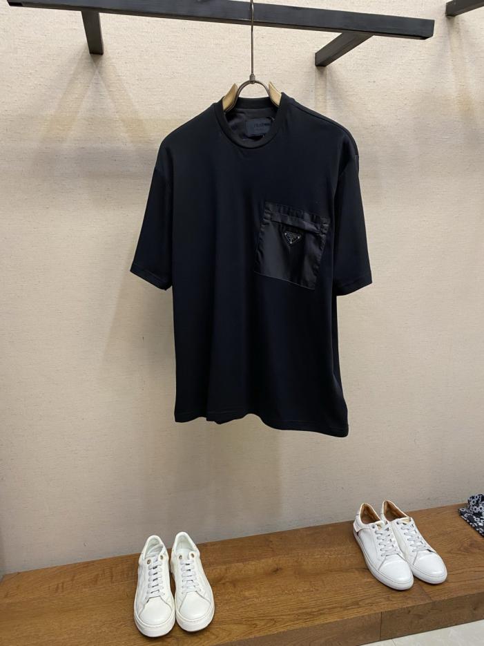 designer,replica,clothing,fake,1:1,lv,luxury,high quality Prada short-sleeved shirt with nylon pocket trim (LC186) designer,replica,clothing,fake,1:1,lv,luxury,high quality Prada short-sleeved shirt with nylon pocket trim (LC186)