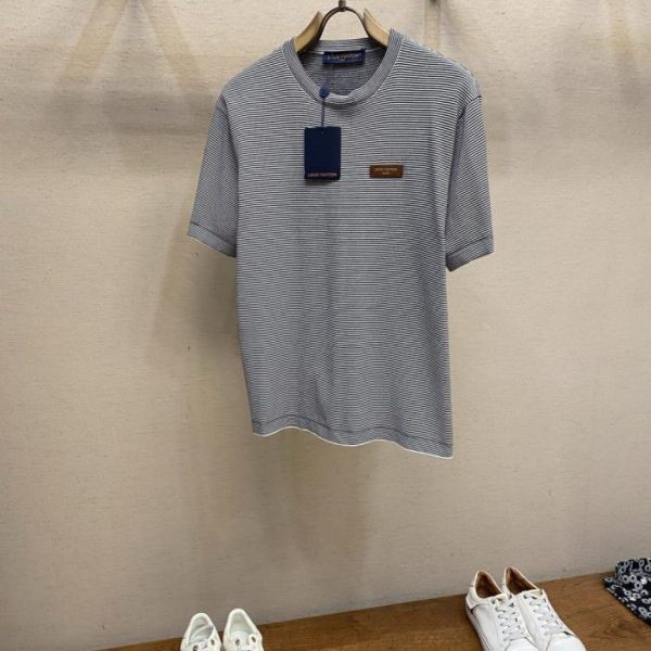 designer,replica,clothing,fake,1:1,lv,luxury,high quality Louis Vuitton striped short-sleeved T-shirt with leather label (AX44W)