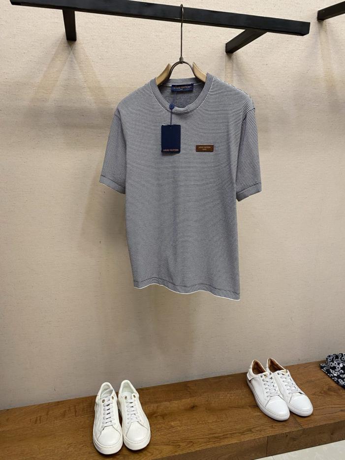 designer,replica,clothing,fake,1:1,lv,luxury,high quality Louis Vuitton striped short-sleeved T-shirt with leather label (AX44W) designer,replica,clothing,fake,1:1,lv,luxury,high quality Louis Vuitton striped short-sleeved T-shirt with leather label (AX44W)