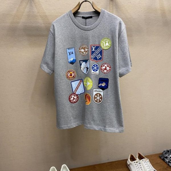 designer,replica,clothing,fake,1:1,lv,luxury,high quality LV Early Spring New Arrival Printed Badge Cotton Short-Sleeve T-Shirt (84C3K)