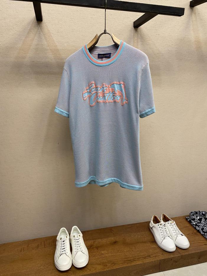 designer,replica,clothing,fake,1:1,lv,luxury,high quality LV Men’s Knit Sweater, Honeycomb Pattern Dolphin Jacquard, Logo Lettering Color-Blocked Short-Sleeve Knit (8KTKC) designer,replica,clothing,fake,1:1,lv,luxury,high quality LV Men’s Knit Sweater, Honeycomb Pattern Dolphin Jacquard, Logo Lettering Color-Blocked Short-Sleeve Knit (8KTKC)