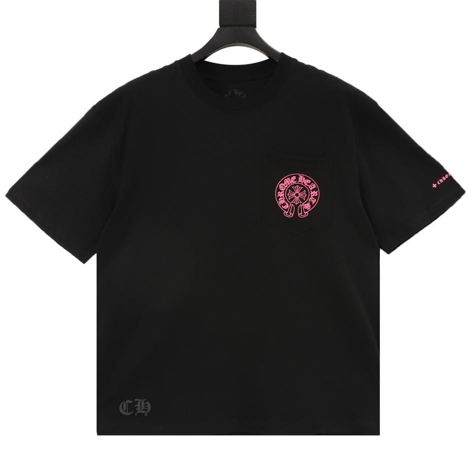 designer,replica,clothing,fake,1:1,lv,luxury,high quality Chrome Hearts Pink Horseshoe Cross Print Short-Sleeve T-Shirt (8423) designer,replica,clothing,fake,1:1,lv,luxury,high quality Chrome Hearts Pink Horseshoe Cross Print Short-Sleeve T-Shirt (8423)