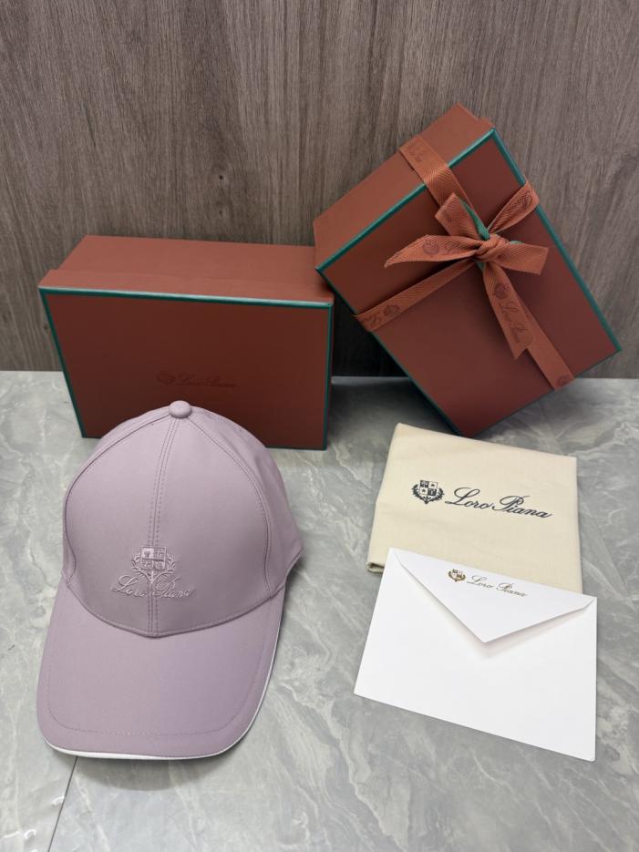 designer,replica,clothing,fake,1:1,lv,luxury,high quality The Loro Piana Storm System baseball cap features the brand’s shield-shaped emblem and handwritten Loro Piana (0AFGY5) on the front. designer,replica,clothing,fake,1:1,lv,luxury,high quality The Loro Piana Storm System baseball cap features the brand’s shield-shaped emblem and handwritten Loro Piana (0AFGY5) on the front.