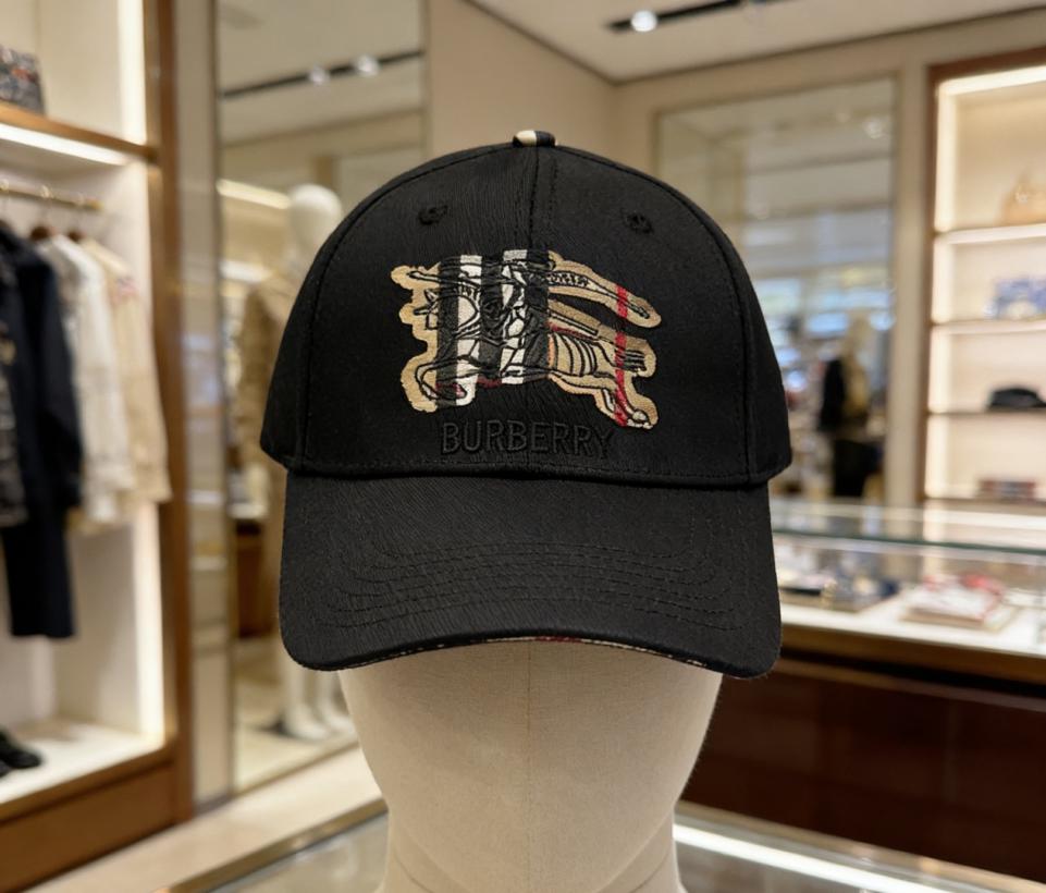 designer,replica,clothing,fake,1:1,lv,luxury,high quality Burberry Khaki Check Equestrian Embroidered Baseball Cap: Classic khaki base with iconic check equestrian embroidery (TS42YX) designer,replica,clothing,fake,1:1,lv,luxury,high quality Burberry Khaki Check Equestrian Embroidered Baseball Cap: Classic khaki base with iconic check equestrian embroidery (TS42YX)