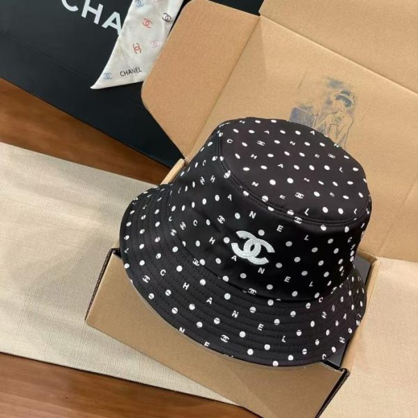 designer,replica,clothing,fake,1:1,lv,luxury,high quality Classic black and white color scheme, iconic double C logo (U4OHTD)