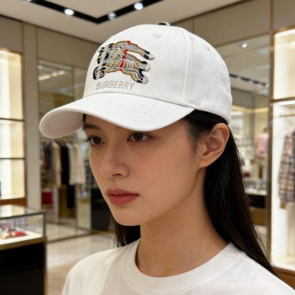designer,replica,clothing,fake,1:1,lv,luxury,high quality Burberry Khaki Check Equestrian Embroidered Baseball Cap: Classic khaki base with iconic check equestrian embroidery (BTHYDB)