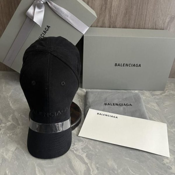 designer,replica,clothing,fake,1:1,lv,luxury,high quality Balenciaga baseball cap (retail import version) with Balenciaga embroidered logo on the front (B5NUQL).