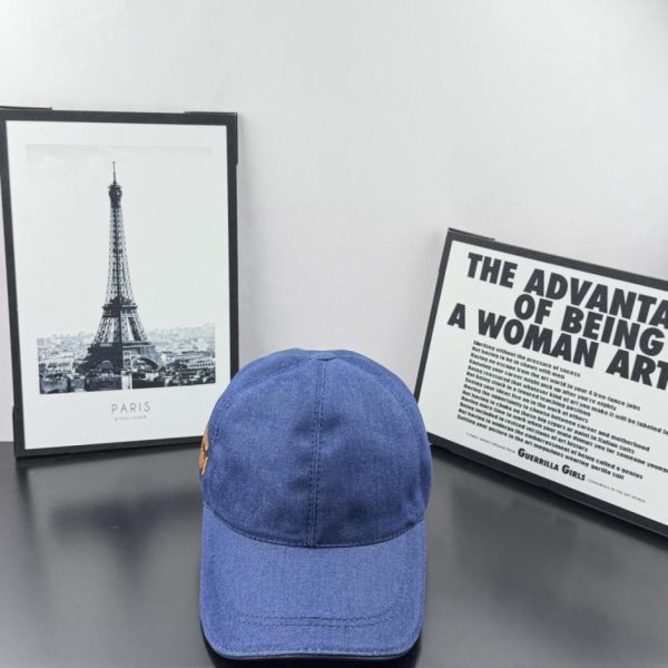 designer,replica,clothing,fake,1:1,lv,luxury,high quality MiuMiu’s latest original baseball cap (BBYTUU)