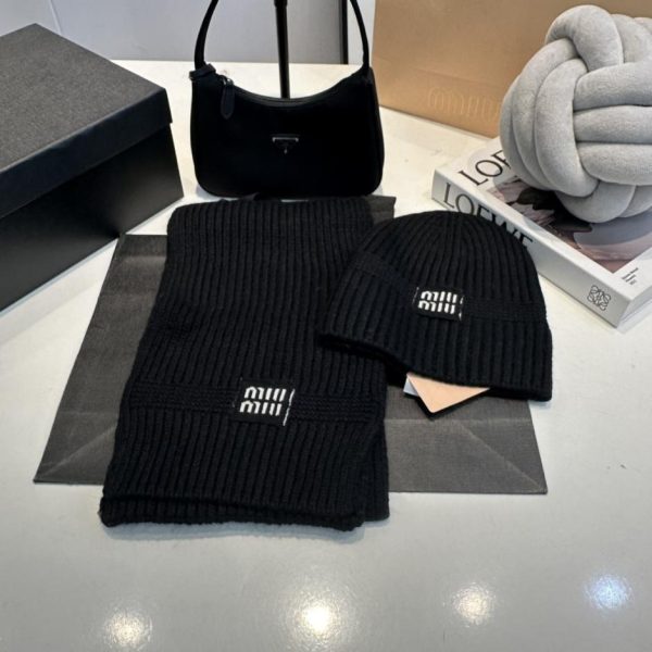 designer,replica,clothing,fake,1:1,lv,luxury,high quality MiuMiu boutique knitted hat two-piece set (hat + scarf), unisex style (XCF9J4)