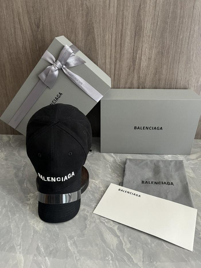 designer,replica,clothing,fake,1:1,lv,luxury,high quality Balenciaga baseball cap (purchasing agent version), with Balenciaga embroidered logo (3ADZUG) on the front. designer,replica,clothing,fake,1:1,lv,luxury,high quality Balenciaga baseball cap (purchasing agent version), with Balenciaga embroidered logo (3ADZUG) on the front.