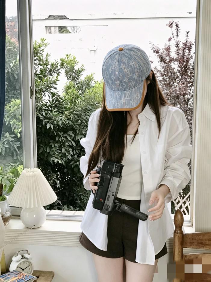 designer,replica,clothing,fake,1:1,lv,luxury,high quality Louis Vuitton official website synchronized high-quality version, new denim monogram baseball cap (1KQTGK) designer,replica,clothing,fake,1:1,lv,luxury,high quality Louis Vuitton official website synchronized high-quality version, new denim monogram baseball cap (1KQTGK)