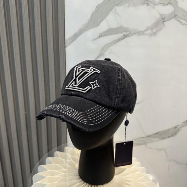 designer,replica,clothing,fake,1:1,lv,luxury,high quality New Louis Vuitton embroidered baseball cap (N3HLY7)