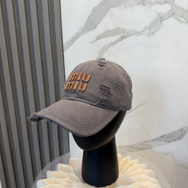 designer,replica,clothing,fake,1:1,lv,luxury,high quality MIUMIU Spring 2026 New Baseball Cap (0LSDT3)