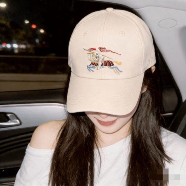 designer,replica,clothing,fake,1:1,lv,luxury,high quality BURBERRY New Embroidered Baseball Cap (NE21T7)