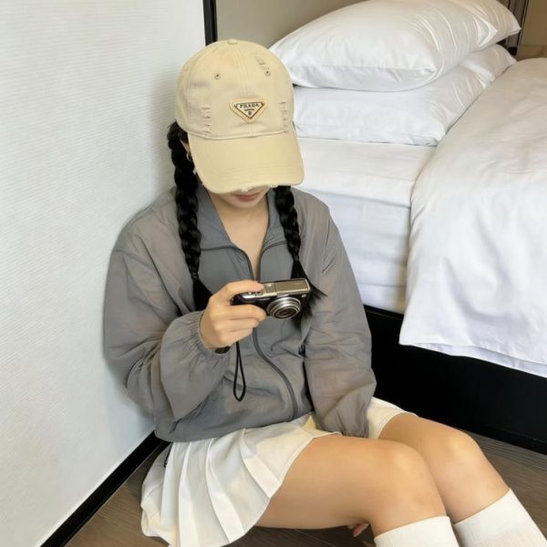 designer,replica,clothing,fake,1:1,lv,luxury,high quality Prada’s new unique baseball cap (15X1XY)