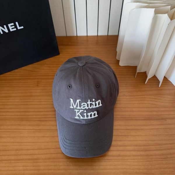 designer,replica,clothing,fake,1:1,lv,luxury,high quality Korean style baseball cap, retro casual duckbill cap, same style worn by Matin Kim and Lee Cha-in (FQR1AU).