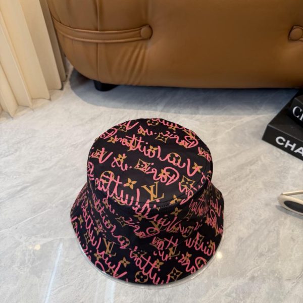 designer,replica,clothing,fake,1:1,lv,luxury,high quality Louis Vuitton reversible graffiti bucket hat (F6ERX3)