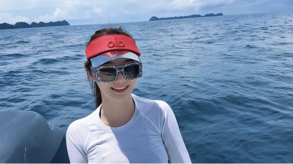 designer,replica,clothing,fake,1:1,lv,luxury,high quality ALO original custom visor cap (CQ1W7Y) designer,replica,clothing,fake,1:1,lv,luxury,high quality ALO original custom visor cap (CQ1W7Y)