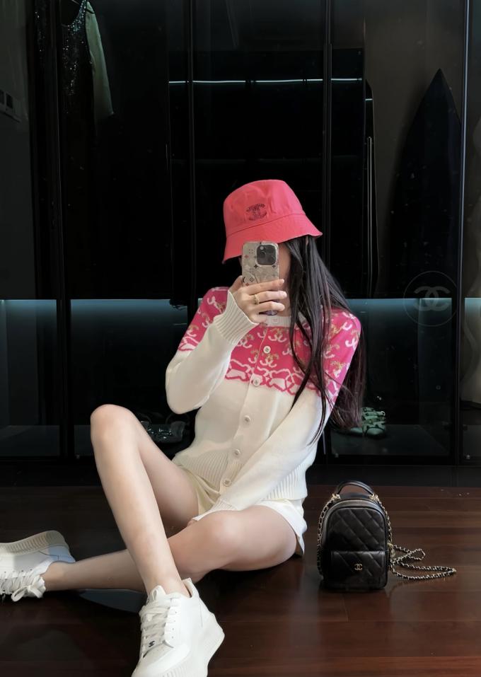 designer,replica,clothing,fake,1:1,lv,luxury,high quality Chanel’s new reversible bucket hat (JU5N2O) designer,replica,clothing,fake,1:1,lv,luxury,high quality Chanel’s new reversible bucket hat (JU5N2O)