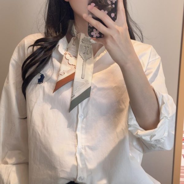 designer,replica,clothing,fake,1:1,lv,luxury,high quality Exquisite lighting fixture; 18 momme heavyweight twill silk ribbon; Hermès’ new Twilly design, crafted from top-grade twill silk (N141AN).