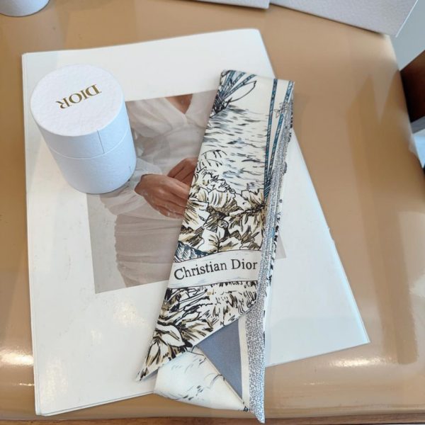 designer,replica,clothing,fake,1:1,lv,luxury,high quality Dior’s latest double-layered headband (CYERAL)