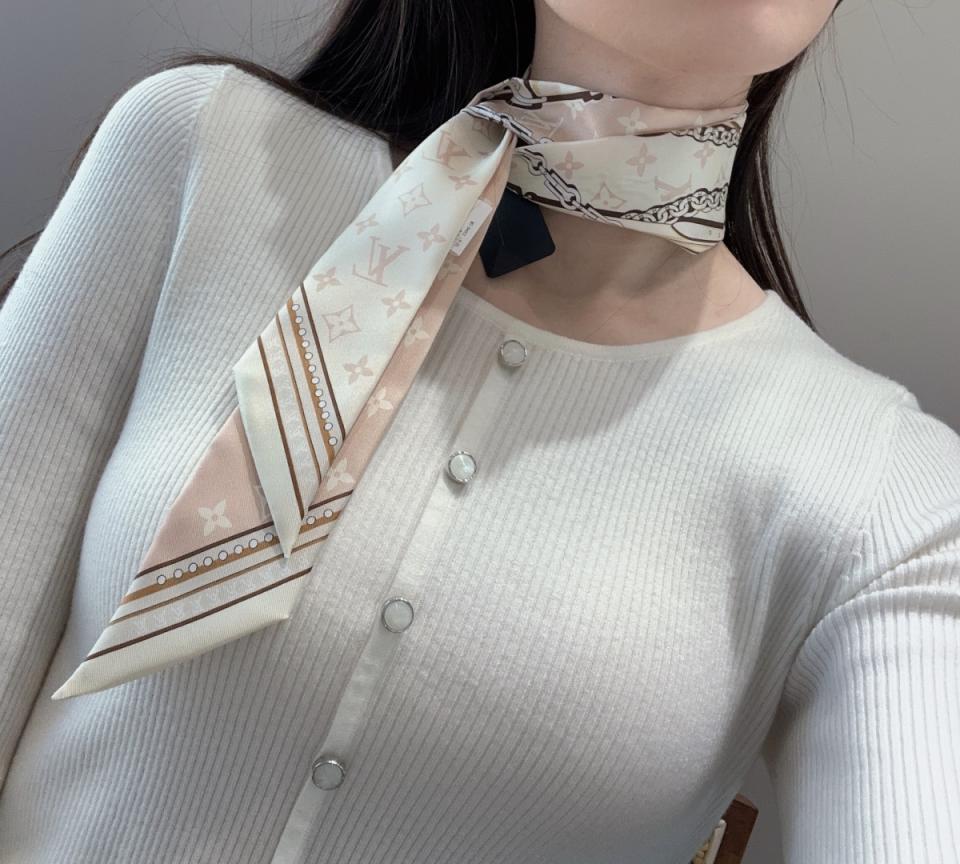 designer,replica,clothing,fake,1:1,lv,luxury,high quality LV’s latest double-layer hair tie – versatile, can be used as a tie, bow tie, or ribbon (4357ZS) designer,replica,clothing,fake,1:1,lv,luxury,high quality LV’s latest double-layer hair tie – versatile, can be used as a tie, bow tie, or ribbon (4357ZS)