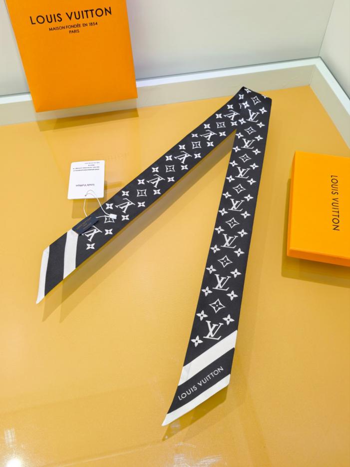 designer,replica,clothing,fake,1:1,lv,luxury,high quality LV 100% Silk Double-Layer Double-Sided LV (9Y6TCV)